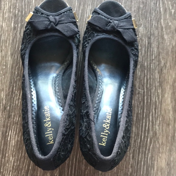 SOLD ✨ Kelly & Katie Wedge Lace Peep Toe Bow Sandal Heel - Picture 6 of 12